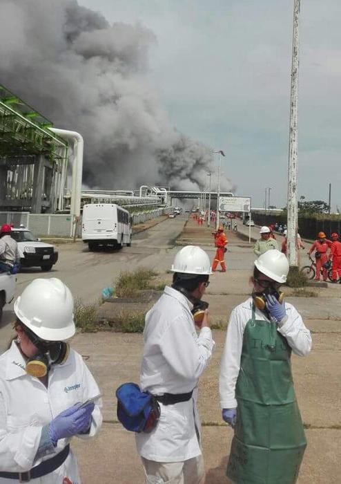 messico incendio petrolchimico 2016