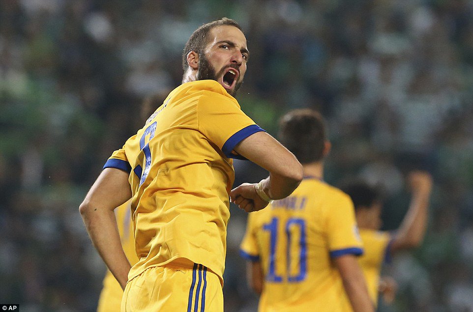 calcio higuain juve napoli 17