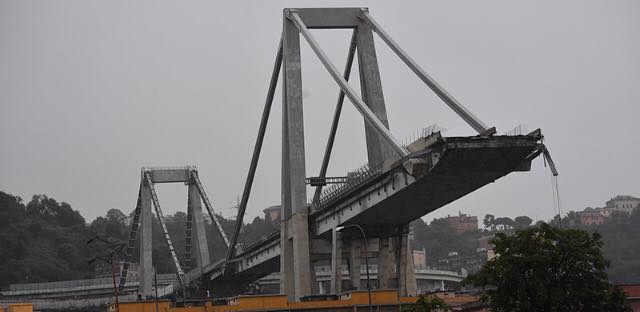 foto Web - genova ponte Marconi