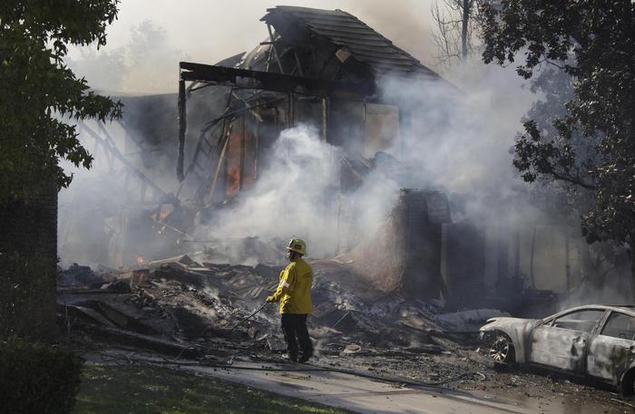 (foto-ansa-EPA/MIKE NELSON) California-incendio-2018