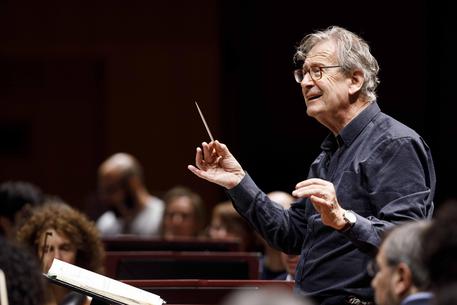 ACCADEMIA DI SANTA CECILIA - GARDINER DIRIGE BERLIOZ E DVORAK Roma, Auditorium Parco della Musica 12 03 2019 Sir John Eliot Gardiner - Un viaggio in Italia - Berlioz Orchestra dell'Accademia Nazionale di Santa Cecilia Sir John Eliot Gardiner direttore US Accademia Nazionale di Santa Cecilia - Musacchio, Ianniello & Pasqualini