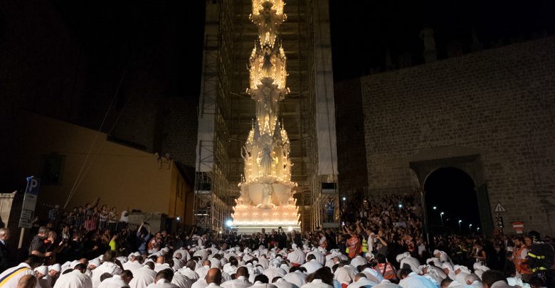 viterbo-macchina Santa Rosa (foto web)