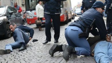 POLIZIOTTI picchiati (FOTO WEB)