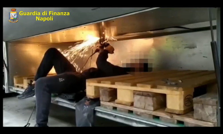 Gdf Napoli sequestro hashish 09.10.2020