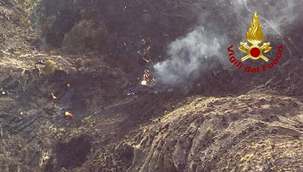 Etna canadair precipitato 2022 (foto Vigili Fuoco)