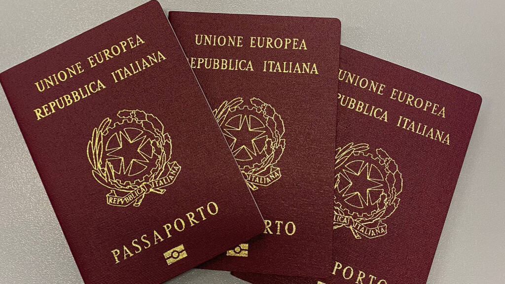 Il passaporto della Repubblica italiana