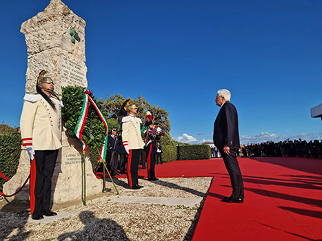 d'acquisto 2023 - 13 - Mattarella deposizione corona