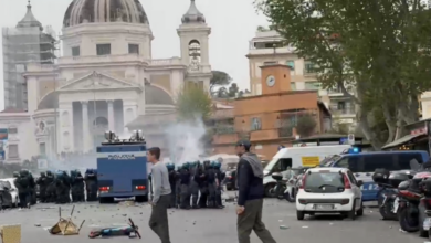 Derby Lazio-Roma guerriglia con bastoni e feriti