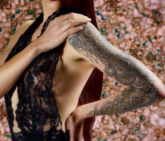 Modelle con Tatuaggi Ornamentali dell'artista tatuatore Marco Manzo - attualita.it Modelle con Tatuaggi Ornamentali dell'artista tatuatore Marco Manzo