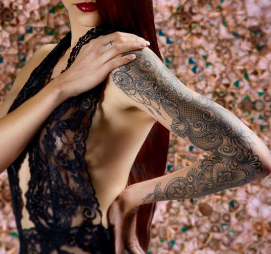 Modelle con Tatuaggi Ornamentali dell'artista tatuatore Marco Manzo