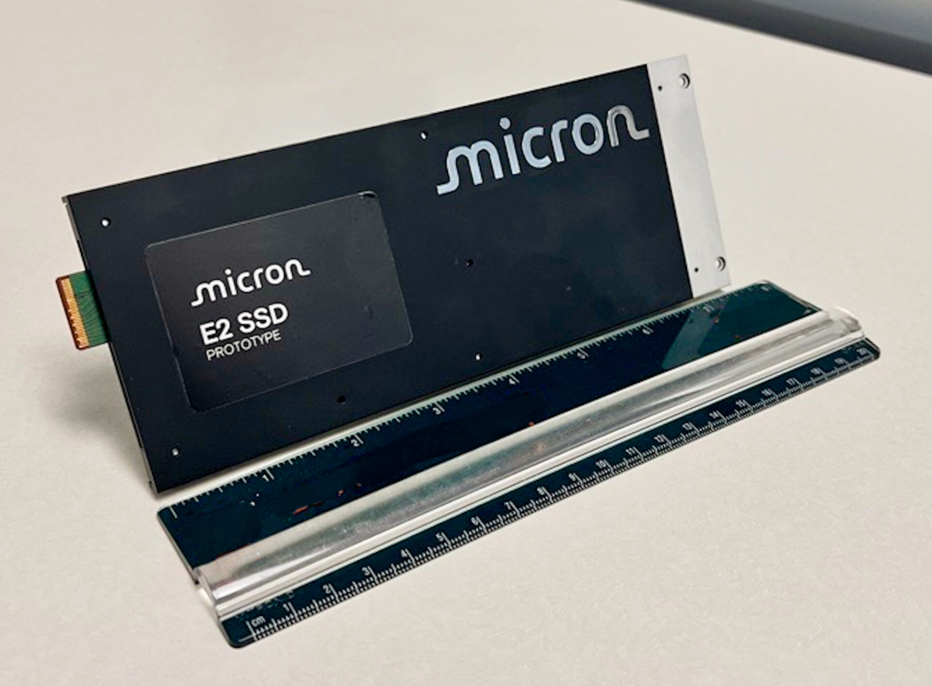 StorageReview-Micron-E2-SSD-1