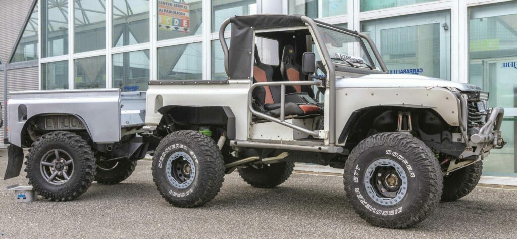 Defender preparato con carrello speciale