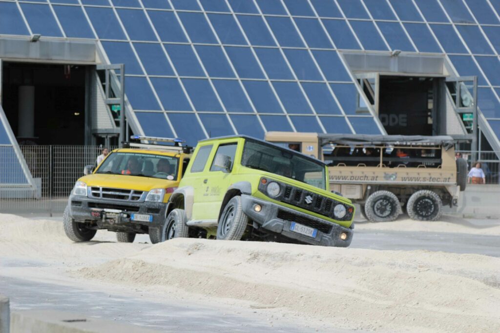 Suzuki in azione Area esterna Carrara 4x4 Fest