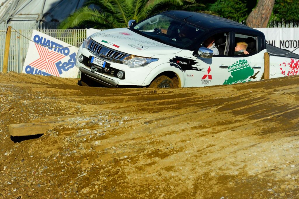 Suzuki Vitara in azione al  Carrara 4x4 Fest