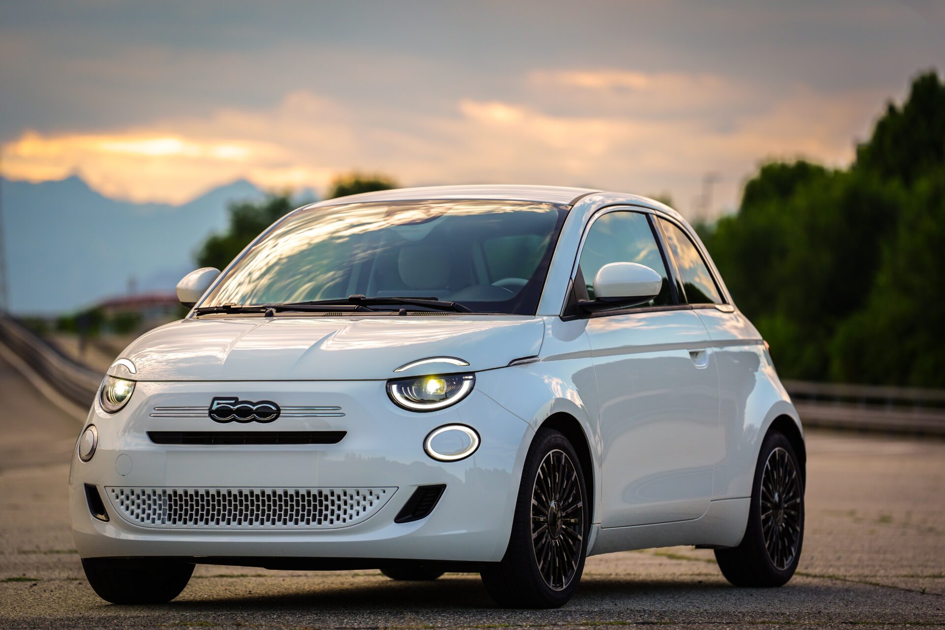NewFiat500Hybrid