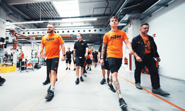 ktm-ripresa-lavoro-operai-2 - attualita.it