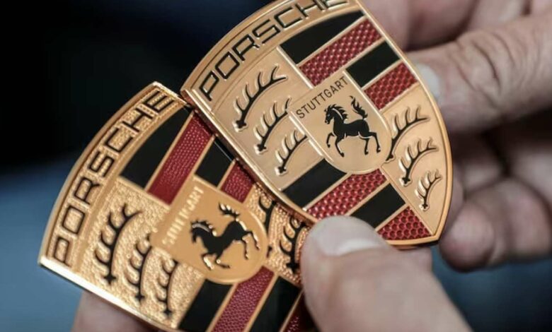 Porsche investe nella Difesa dopo il dimezzamento degli utili - attualita.it Di fronte a un brusco calo delle vendite e a una forte riduzione dell’utile, la holding Porsche Automobil Holding SE ha deciso di diversificare i propri investimenti, puntando sul settore della Difesa
