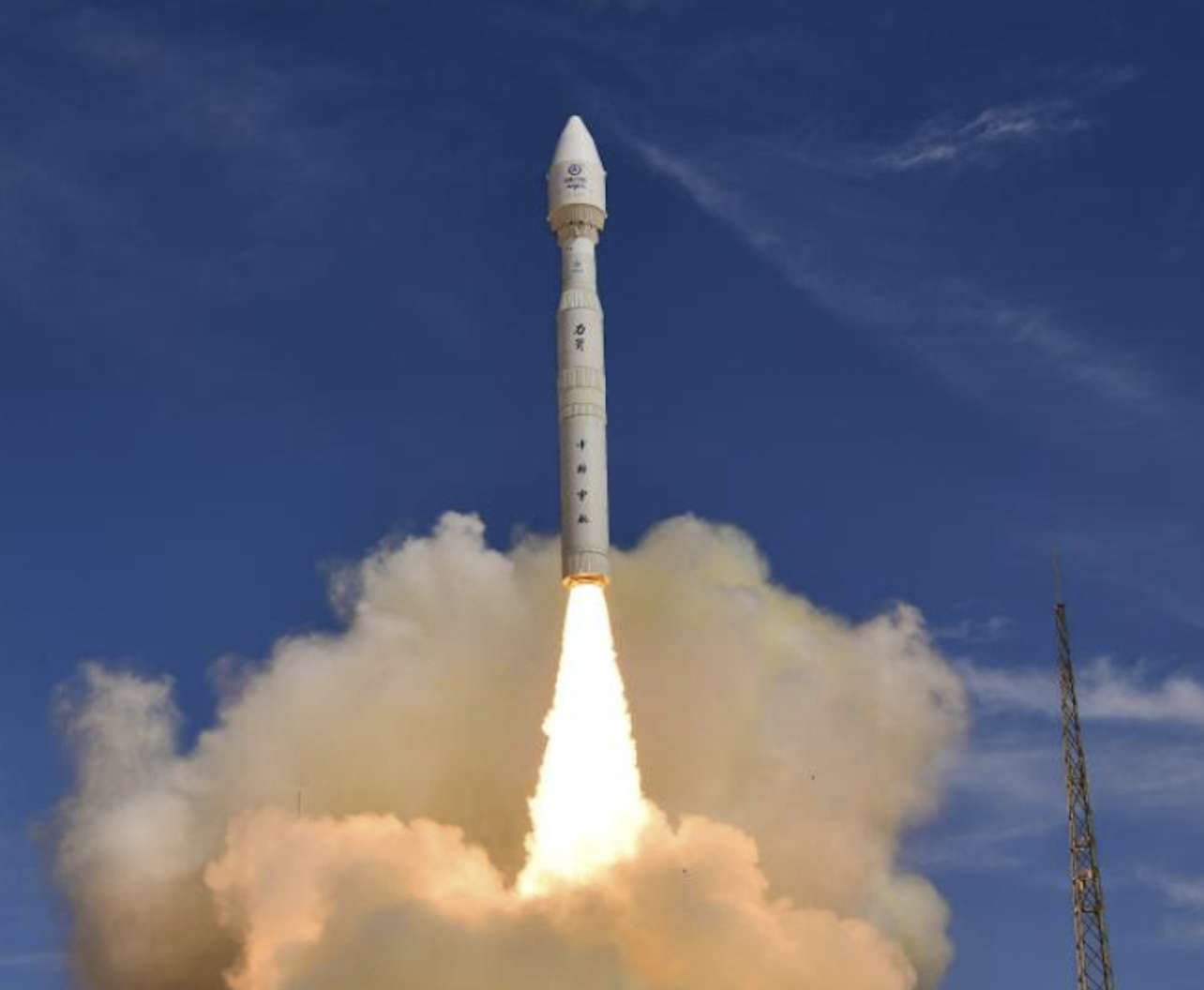 Il razzo Lijian-1 lancia sette satelliti dalla Cina: invasione spaziale