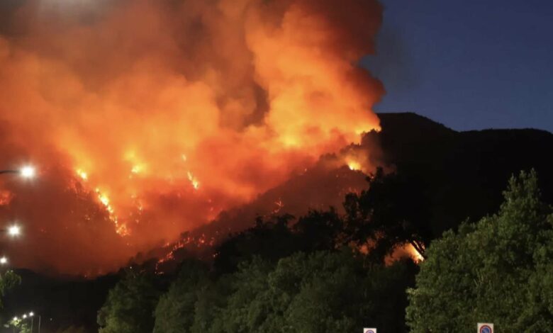 vesuvio in fiamme - attualita.it vesuvio in fiamme