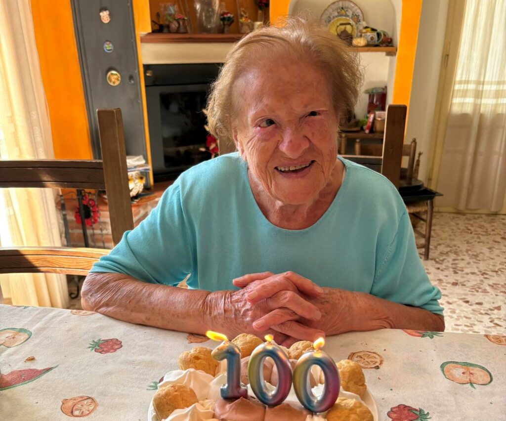 centenaria-ascrea-felicetta-carolis - attualita.it Felicita Ferretti ha festeggiato 100 anni ad Ascrea, centenaria