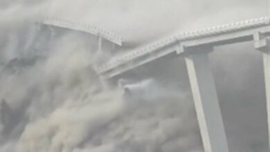 Crolla ponte Hongqi in Cina