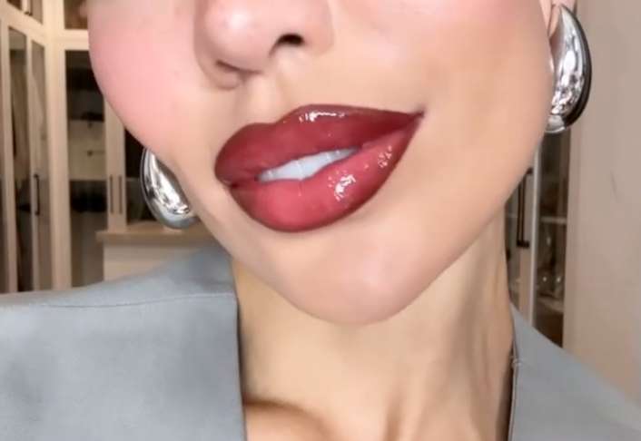 Lip Combo Cherry cola, labbra con rossetto