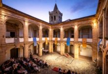 Evento culturale a Collescipoli nel chiostro dell’ex Monastero di Santa Cecilia durante la Festa del Libro in Mediterraneo