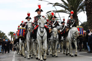 Corazzieri-cambio-fanfara-a-cavallo-4.jpg