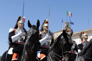 corazzieri-onori-della-Guardia-solenne-5.jpg